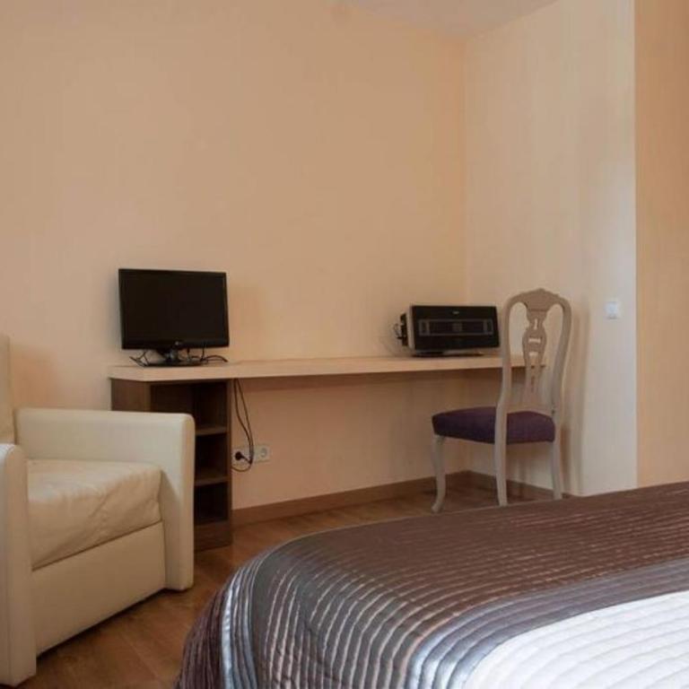 EL born - spacious 2 bedrooms - Apartment - 14