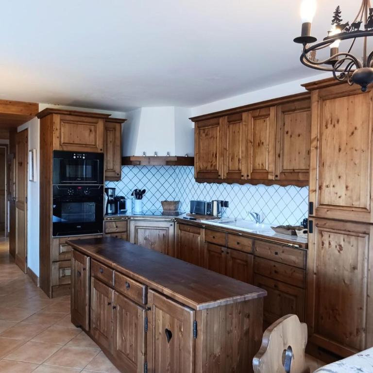 Résidence L'iseran - Spacieux 4 pièces, pieds des pistes, résidence haut de gamme avec piscine, vue splendide sur le Mont Blanc et terrasse Ouest. MAE-8921 - Appartement - 3