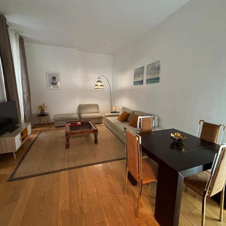Chic Champs Elysées - air conditioning - One-Bedroom Apartment - 4