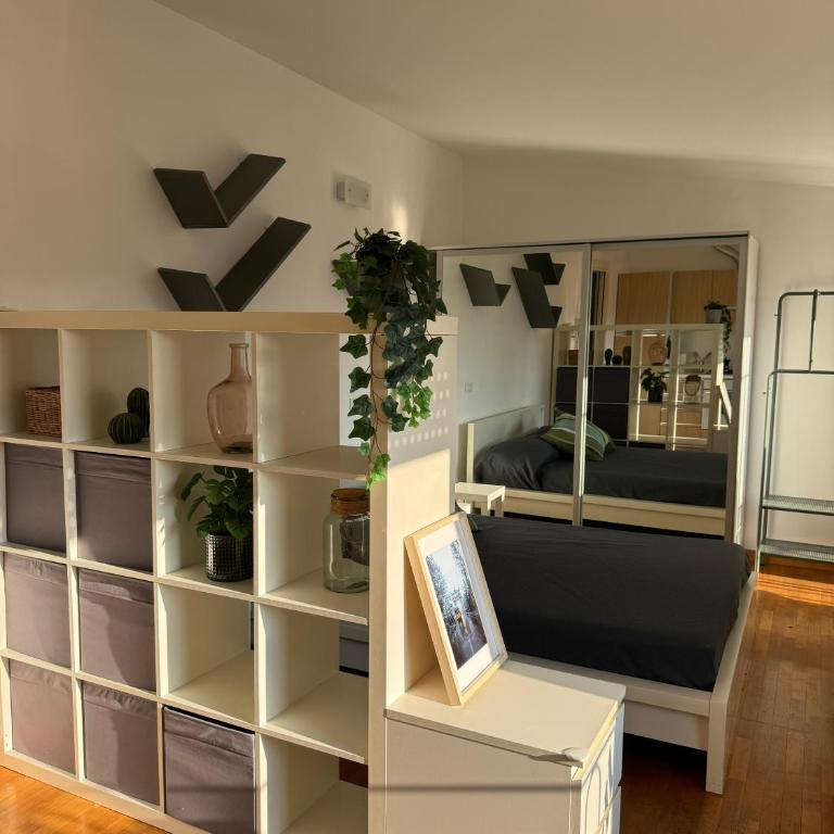 Attico con Balcone in Centro a Milano Isola - Appartamento con 1 Camera da Letto - 4