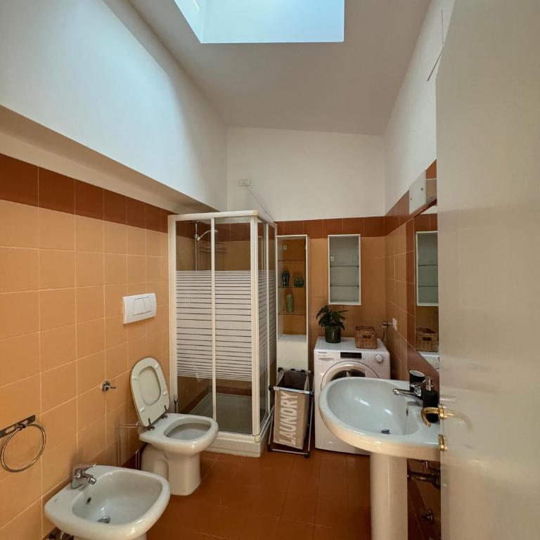 Attico con Balcone in Centro a Milano Isola - Appartamento con 1 Camera da Letto - 11