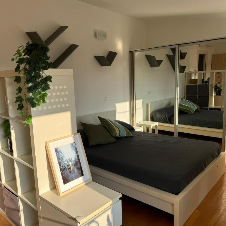 Attico con Balcone in Centro a Milano Isola - Appartamento con 1 Camera da Letto - 5