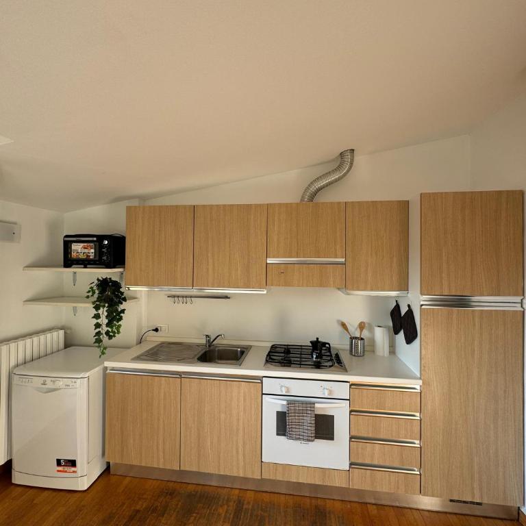 Attico con Balcone in Centro a Milano Isola - Appartamento con 1 Camera da Letto - 3