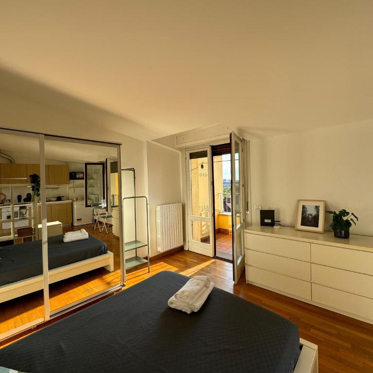 Attico con Balcone in Centro a Milano Isola - Appartamento con 1 Camera da Letto - 7