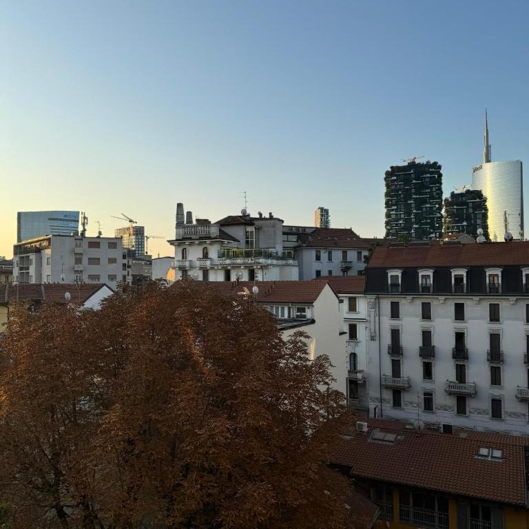 Attico con Balcone in Centro a Milano Isola - Appartamento con 1 Camera da Letto - 15