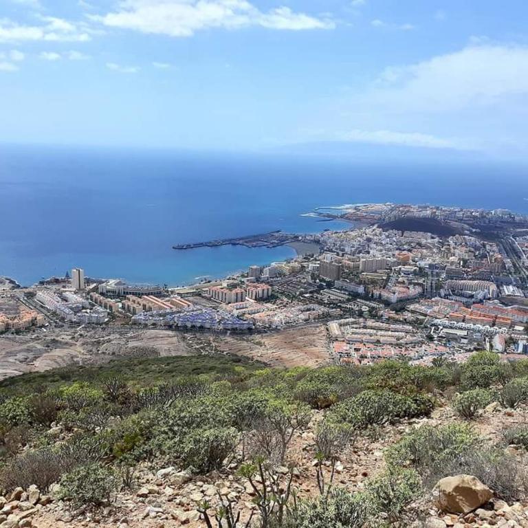 Luxury villa with private pool and cinema by Vapagó Tenerife - Villa - 38