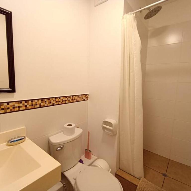 Departamento confortable a 5 min de Plaza San Miguel y 15 min del aeropuerto - Apartamento de 3 dormitorios - 18