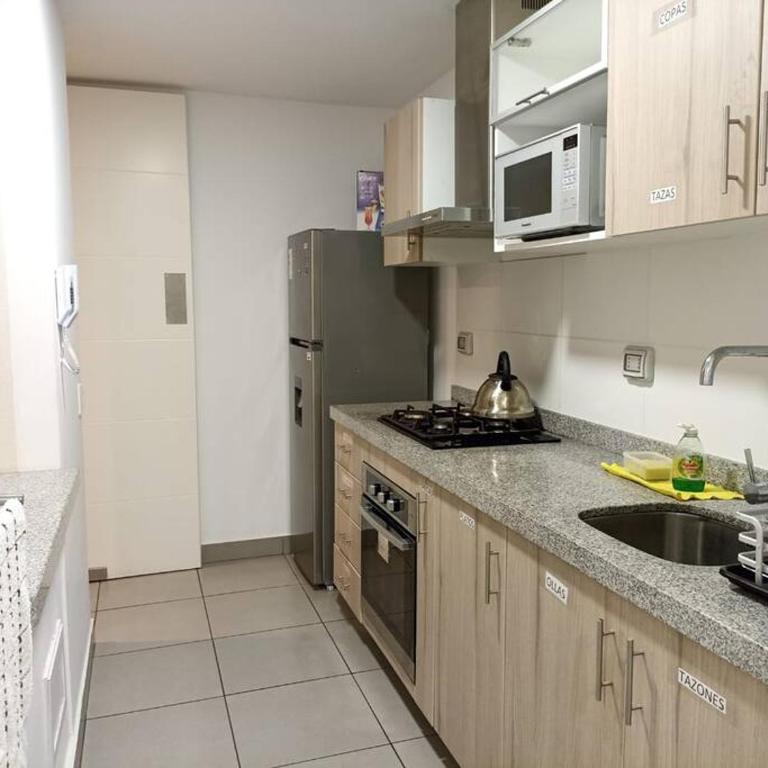 Departamento confortable a 5 min de Plaza San Miguel y 15 min del aeropuerto - Apartamento de 3 dormitorios - 14