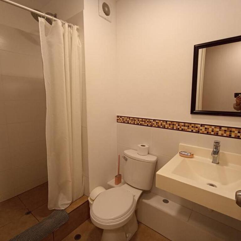 Departamento confortable a 5 min de Plaza San Miguel y 15 min del aeropuerto - Apartamento de 3 dormitorios - 19