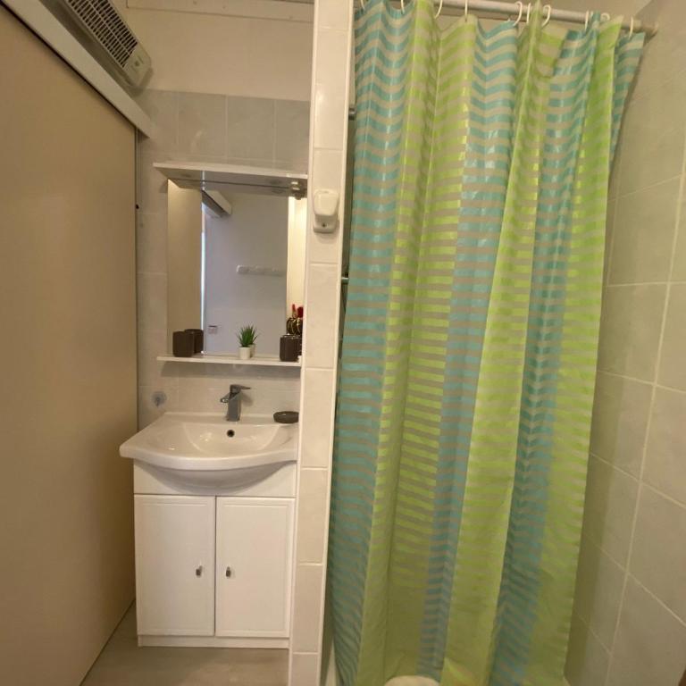 Mini-studio à Balaruc-les-Bains avec vue paisible, proche thermes - FR-1-503-176 - Studio - 3