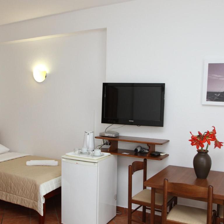 Adriatic Apartment - Trokrevetna Soba sa Balkonom - 1