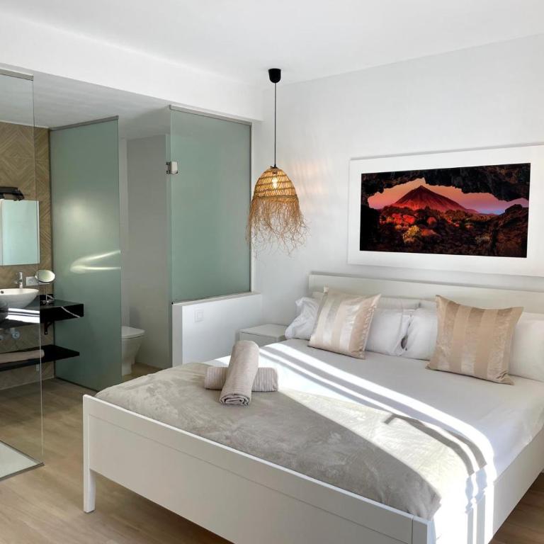 Lilias home - private heatable pool, BBQ, free wifi - Three-Bedroom Apartment - 23