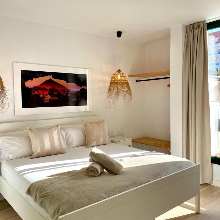 Lilias home - private heatable pool, BBQ, free wifi - Three-Bedroom Apartment - 4