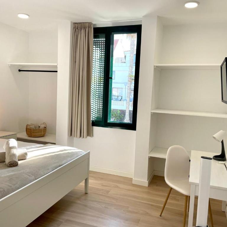 Lilias home - private heatable pool, BBQ, free wifi - Three-Bedroom Apartment - 27
