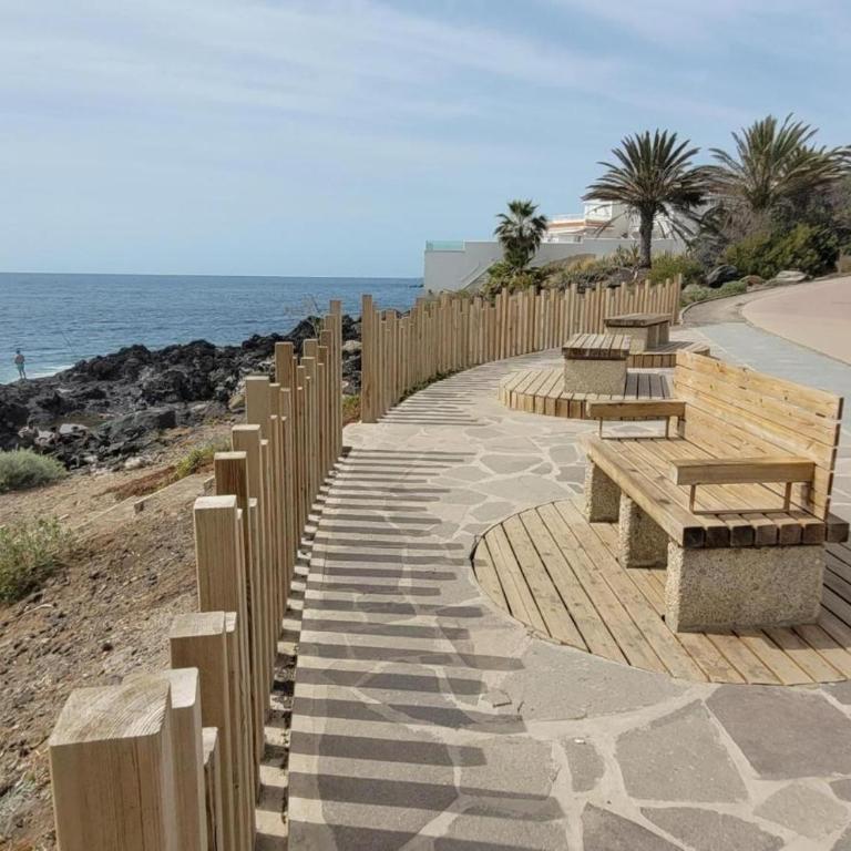 Lilias home - private heatable pool, BBQ, free wifi - Three-Bedroom Apartment - 54