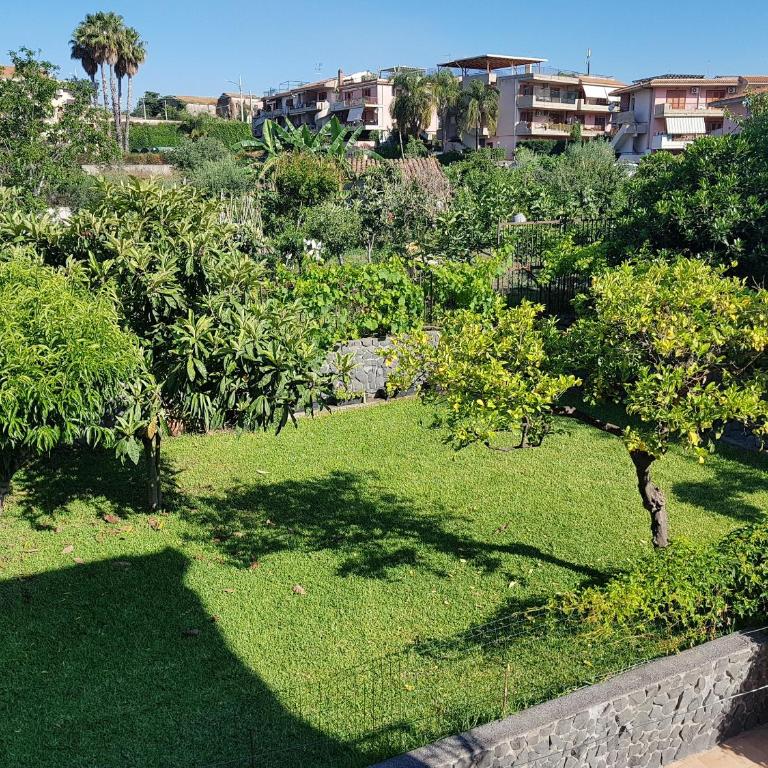 Villa Muse Holiday oasi sul mare di CapoMulini, Acireale - Sicilia, Italy Locazione Turistica - Ampia Camera Matrimoniale - 13