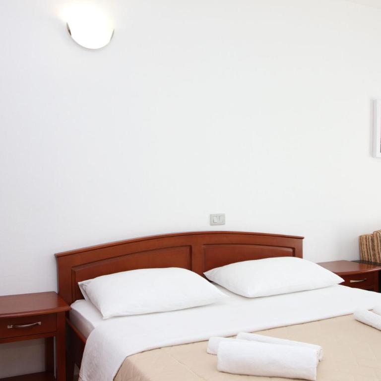 Adriatic Apartment - Dvokrevetna Soba sa Bračnim Krevetom i Pogledom na More - 3