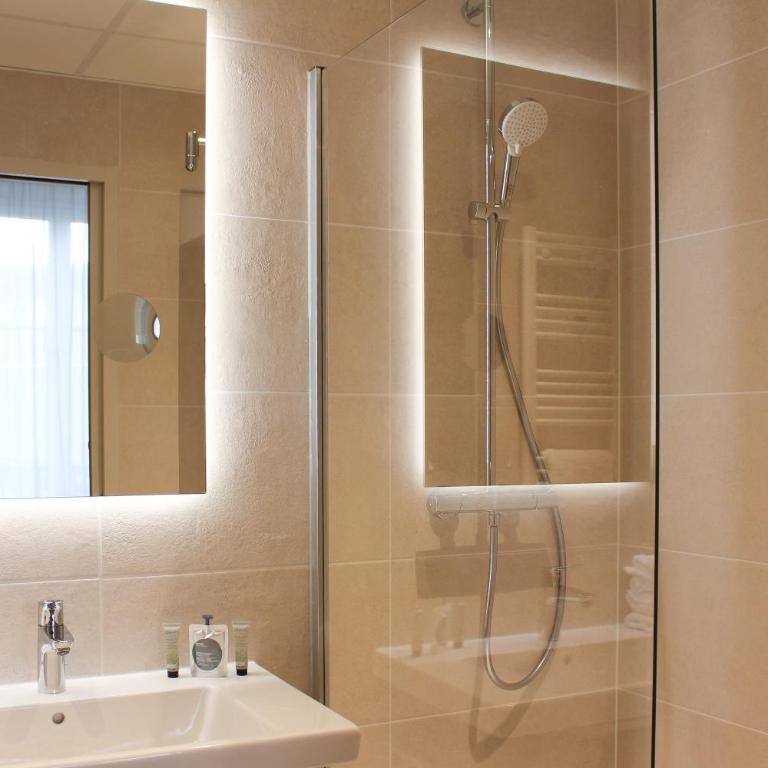 Brit Hotel Limoges Centre Gare - Hôtel & Spa - Studio Privilège de 30 m² - 4