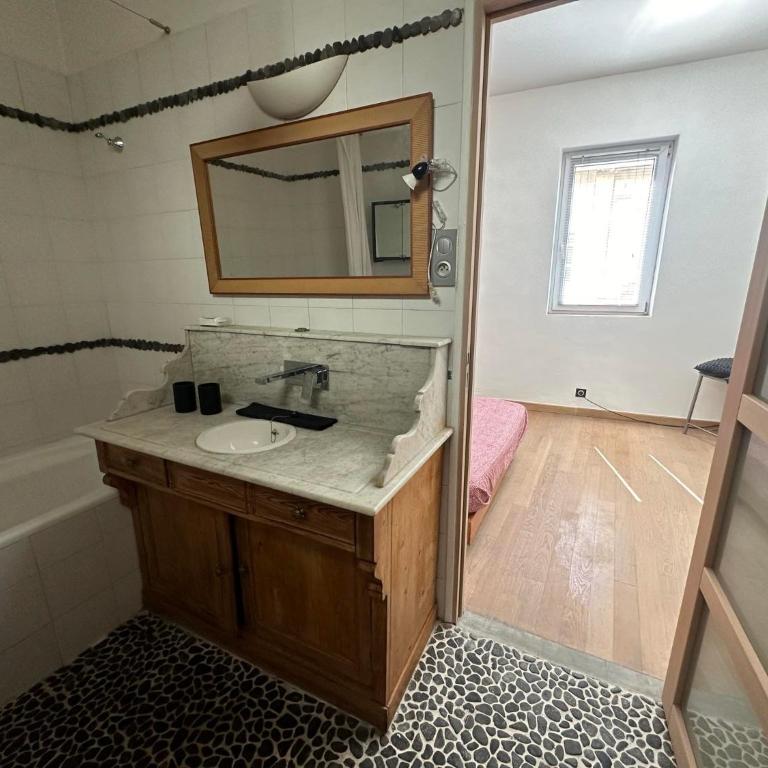 Appartement de charme Intra Muros - One-Bedroom Apartment - 6