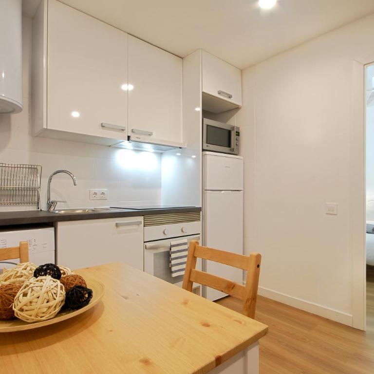 Charming and quiet apartments near Barcelona - Quiet Two-Bedroom Apartment - 2