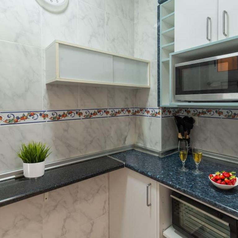 Ideal parejas y nómadas - Teletrabajo, vistas al mar, WiFi alta velocidad, AC y cerca de la playa - One-Bedroom Apartment - 6