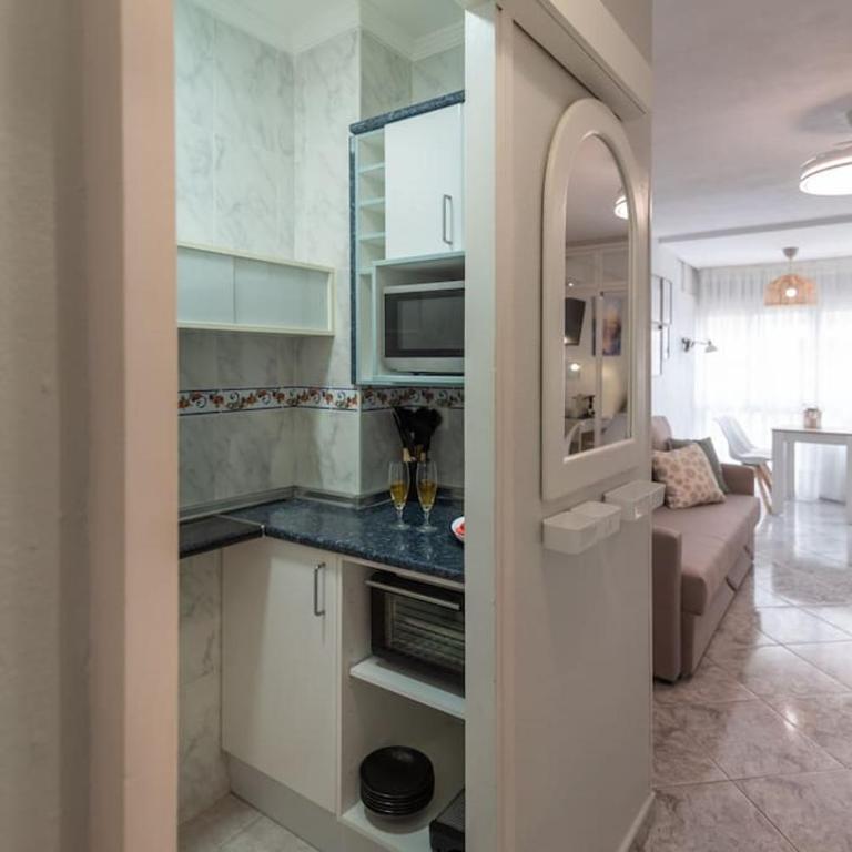 Ideal parejas y nómadas - Teletrabajo, vistas al mar, WiFi alta velocidad, AC y cerca de la playa - One-Bedroom Apartment - 19