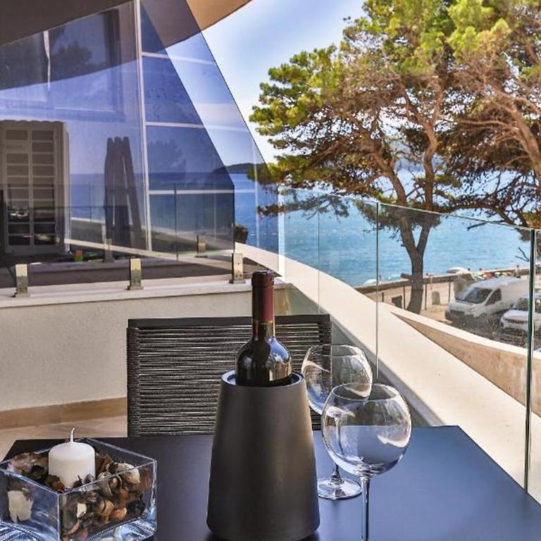 Montenegro Beachfront Oasis - Apartman s 1 Spavaćom Sobom, Balkonom i Pogledom na More - 2