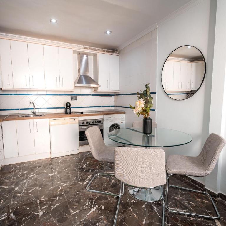 - Apartamento en pleno Centro - QH Ayuntamiento Granada - Deluxe Apartment - 23