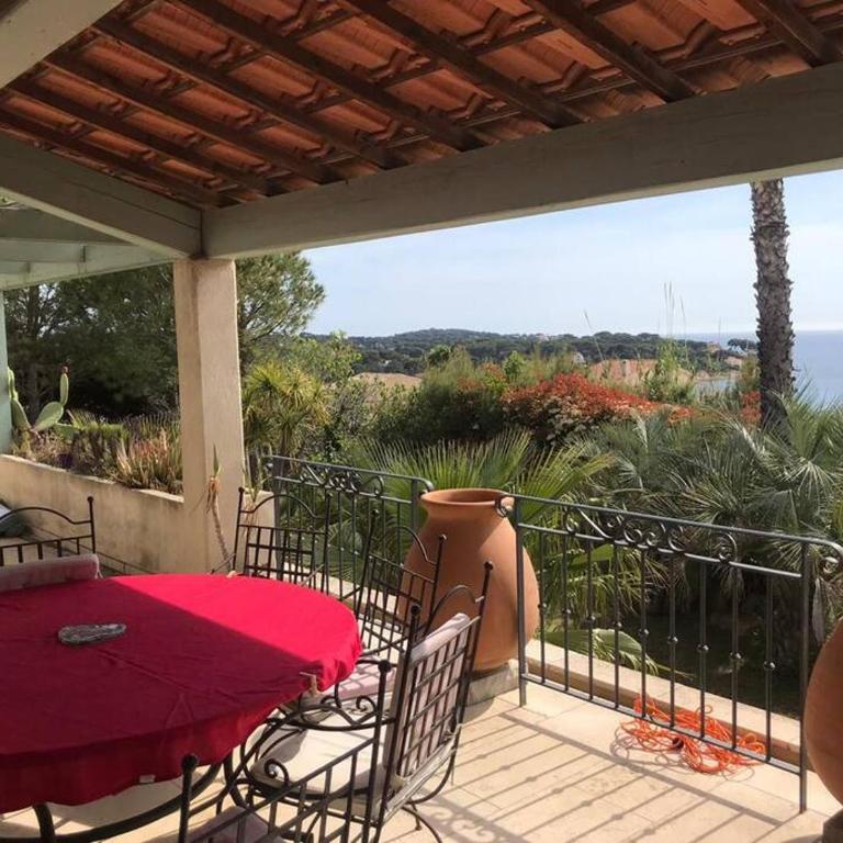 Confortable Villa en bord de Mer avec piscine - Villa - 33