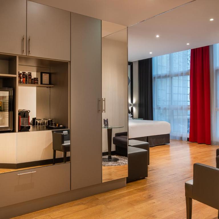 L'Empire Paris - Louvre - Chambre Triple - Accessible aux Personnes à Mobilité Réduite - 6