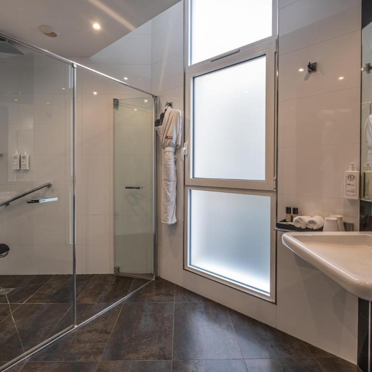 L'Empire Paris - Louvre - Chambre Triple - Accessible aux Personnes à Mobilité Réduite - 7