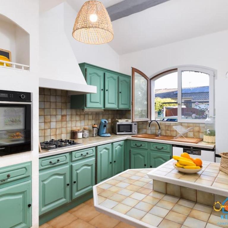 Maison Jade - Villa avec piscine - Barbecue - Calme - Four-Bedroom House - 10