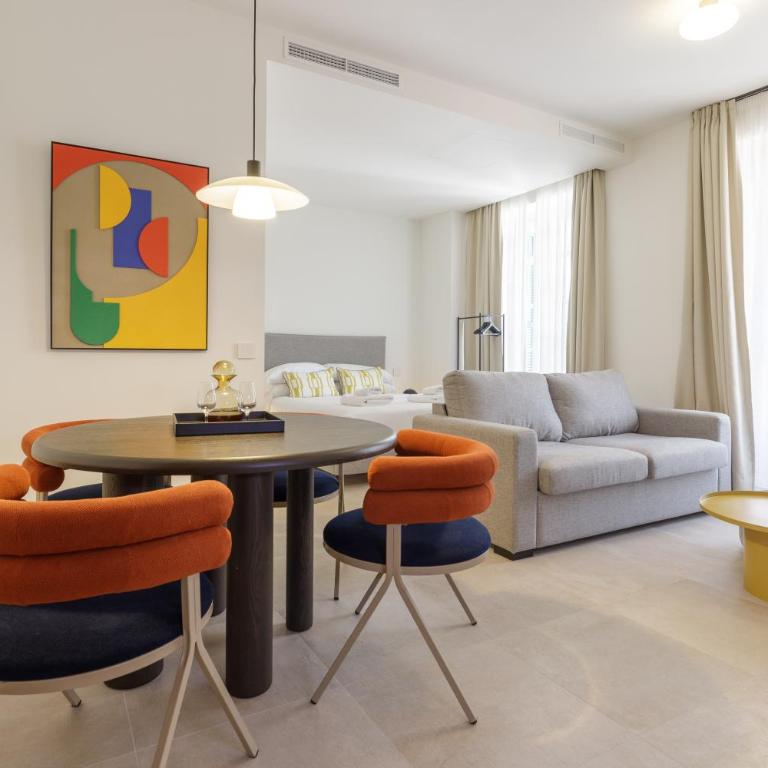 Plaza del Siglo Suites & Boutique Apartments by Caleta Homes - Estudio Deluxe - 4