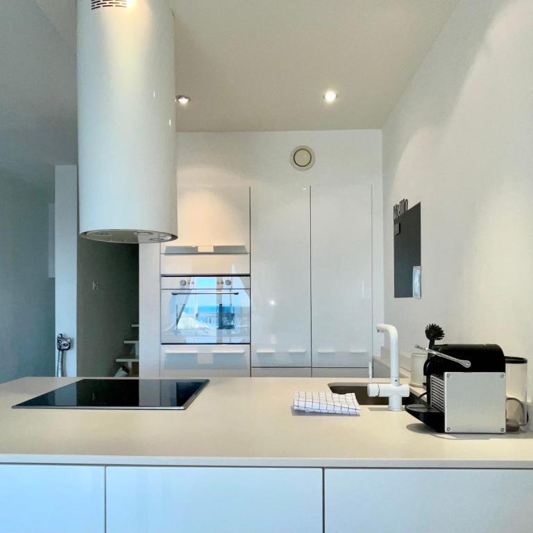 PGH N37 - Studio Vue Mer et Port, 8eme étage, Parking Privé - Apartment mit 1 Schlafzimmer - 8