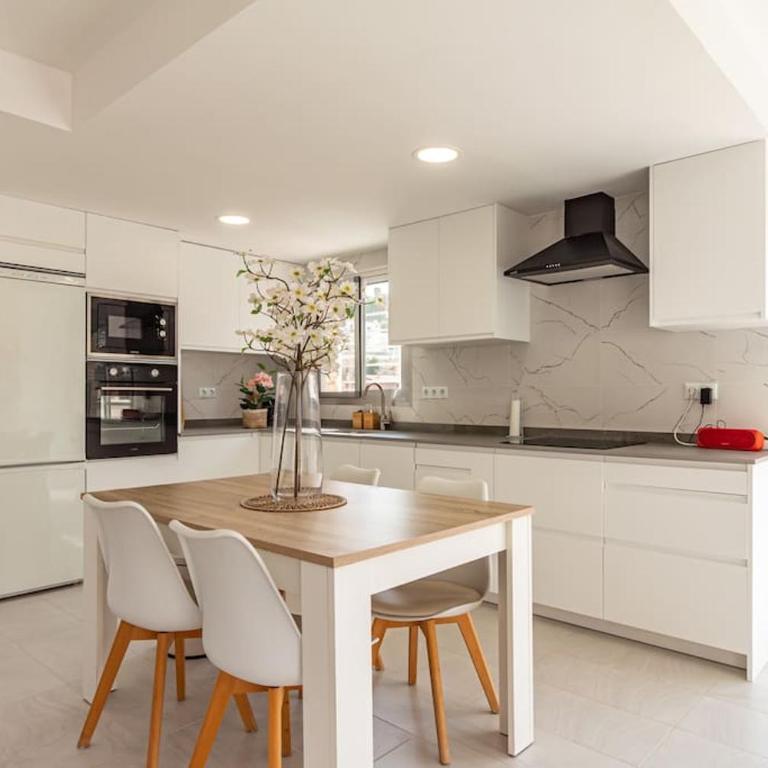 Ático con terraza y piscina - Apartamento de 1 dormitorio - 2
