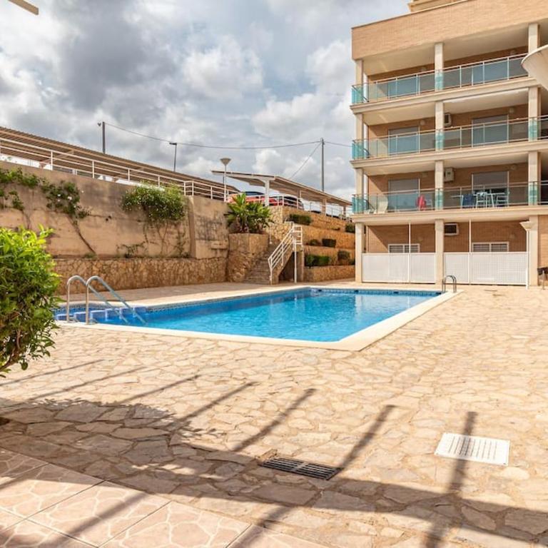 Ático con terraza y piscina - Apartamento de 1 dormitorio - 14