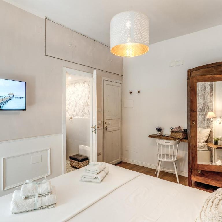 Annamaria Rooms - Camera Matrimoniale con Balcone - 6