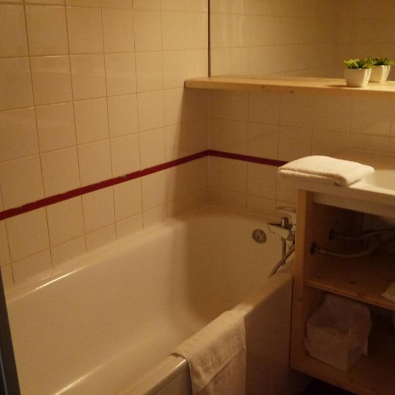 Appartement spacieux pour 6 pers à Méribel avec balcon et vue sur les pistes - FR-1-355-66 - Appartement (6 Adultes) - 6