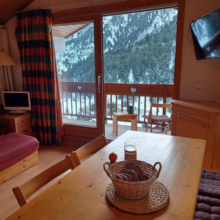 Appartement convivial à Méribel avec accès aux pistes et balcon - FR-1-355-75 - Appartement (6 Adultes) - 1