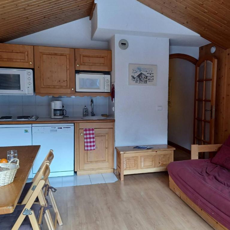 Appartement convivial à Méribel avec accès aux pistes et balcon - FR-1-355-75 - Appartement (6 Adultes) - 2
