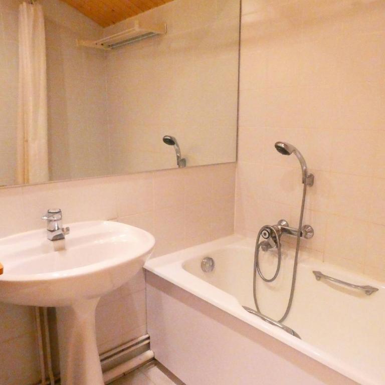 Appartement convivial à Méribel avec accès aux pistes et balcon - FR-1-355-75 - Appartement (6 Adultes) - 3