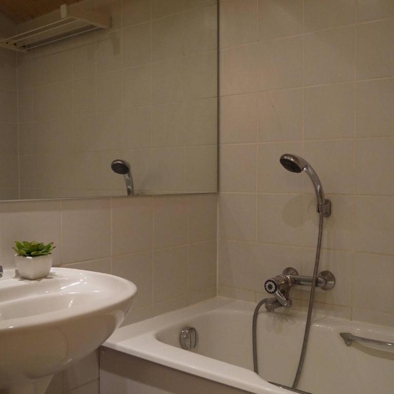 Appartement convivial à Méribel avec accès aux pistes et balcon - FR-1-355-75 - Appartement (6 Adultes) - 4