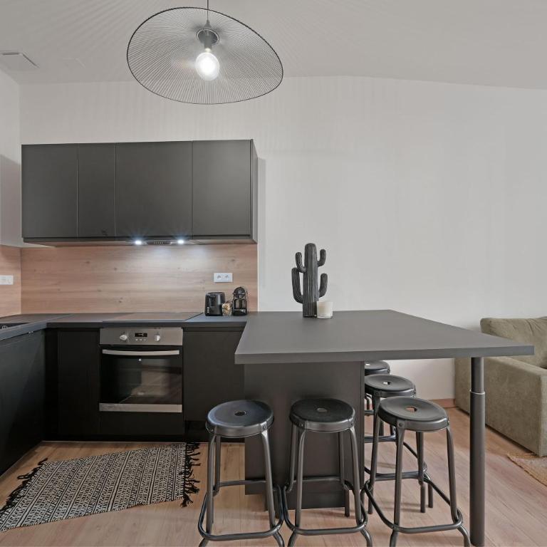 Emile - Apt avec Clim intra muros - Two-Bedroom Apartment - 3
