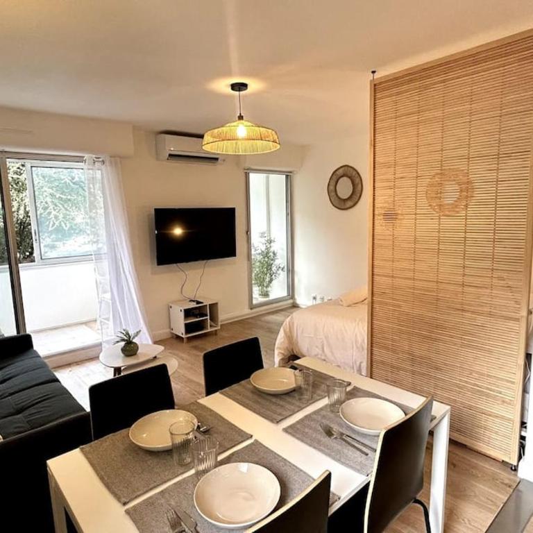 041 - Studio Le château d'ô, Appart 4pers, parking, proche faculté de médecine - Studio Familial - 13