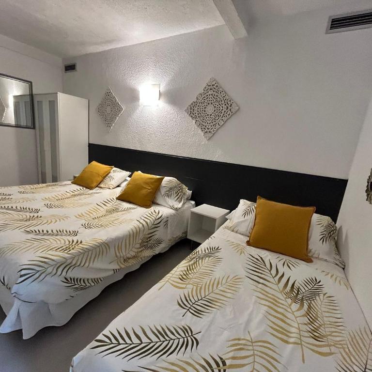 Hostal Berlin - Economy Triple Room without window - 1