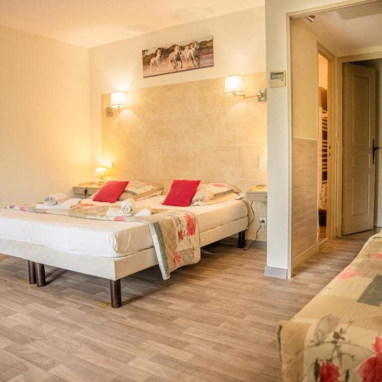 Logis Hotel des Granges - Chambre Double Supérieure avec Balcon ou Terrasse - 9