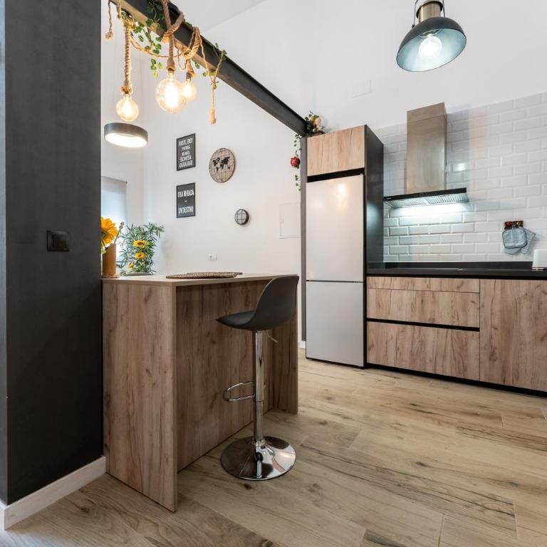 MalagaSuite Huelin Apartments - Estudio con bañera de hidromasaje - 5