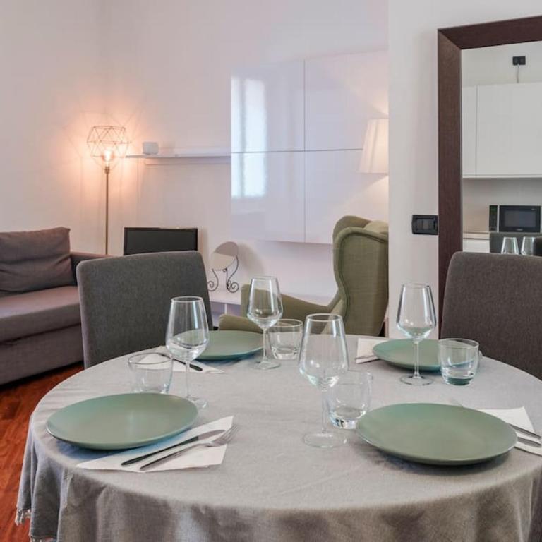 HOST4U - MENOTTI Apartment in Brescia City with Parking - Apartamento de 1 dormitorio - 2