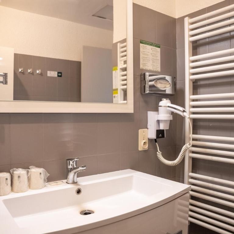 Logis Hotel des Granges - Chambre Double Confort - 1
