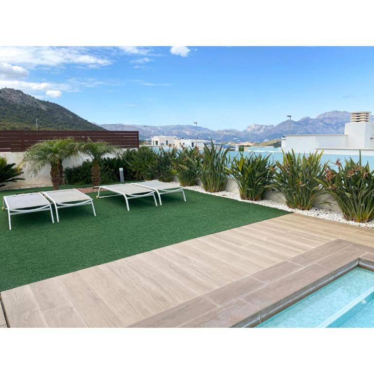 Villa Breda,Stylish villa with pool and views in Polop de la Marina, Alicante - Three-Bedroom Villa - 5